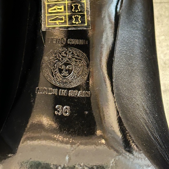 Versace Black Leather Pointed Toe Pumps with Medusa Medallions, size 36 - Picture 8 of 9